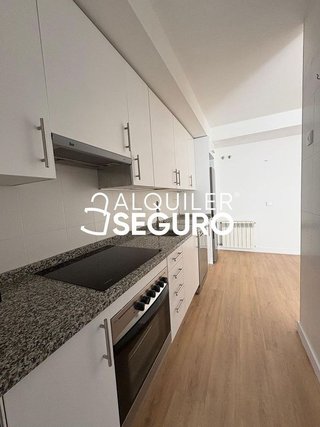 Piso en alquiler en Ensanche de Vallecas - Valdecarros en Madrid