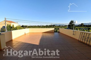 Chalet en venta en Oliva Playa en Oliva