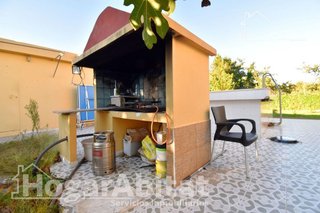Chalet en venta en Oliva Playa en Oliva