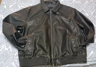 Chaqueta de cuero marrón