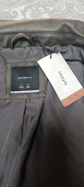 Chaqueta de cuero marrón