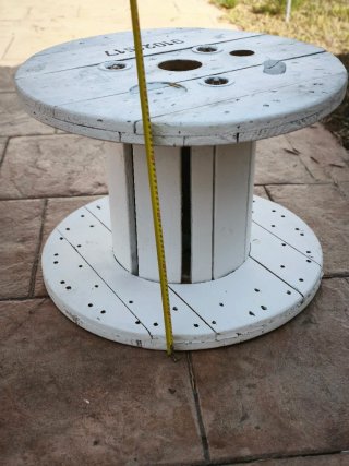 Bobina de madera blanca decorativa