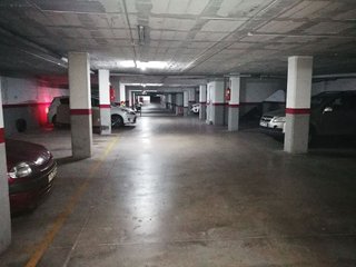 Garaje en alquiler en Joc de la Bola - Camps d'Esports - Ciutat Jardí - Montcada en Lleida