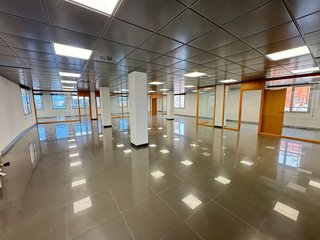 Oficina en alquiler en La Nova Esquerra de l'Eixample en Barcelona