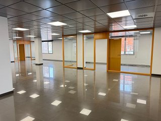 Oficina en alquiler en La Nova Esquerra de l'Eixample en Barcelona