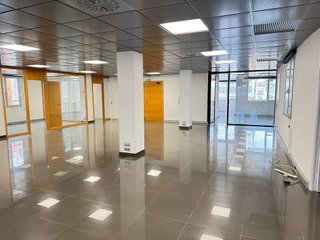 Oficina en alquiler en La Nova Esquerra de l'Eixample en Barcelona