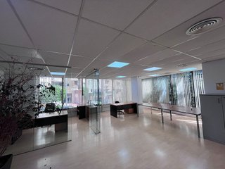 Oficina en alquiler en La Maternitat i Sant Ramon en Barcelona