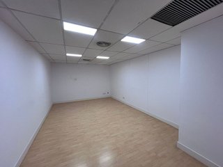 Oficina en alquiler en La Maternitat i Sant Ramon en Barcelona