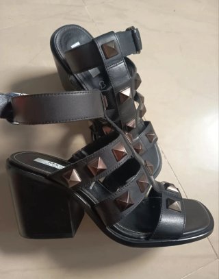 Sandalias Marks & Spencer con Tachuelas