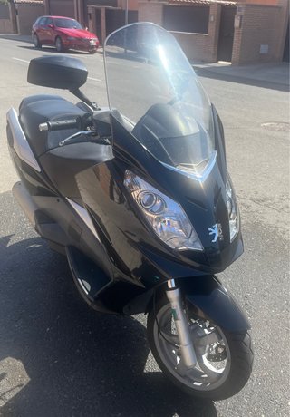Peugeot Satelis 125 Negra