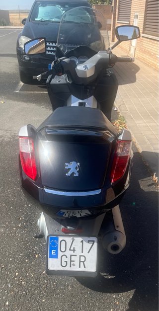 Peugeot Satelis 125 Negra