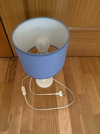 Lámpara de techo y mesa infantil azul