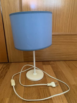 Lámpara de techo y mesa infantil azul