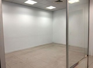 Local comercial en venta en La Paz en Alcalá de Guadaira