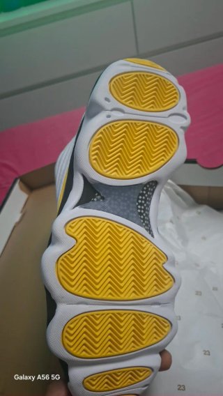 Jordan amarillas nuevas a extrenar originales  T4