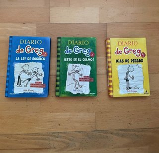 Varios libros de literatura infantil y juvenil