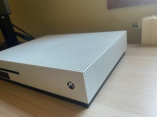 Xbox One S Blanca con Mando