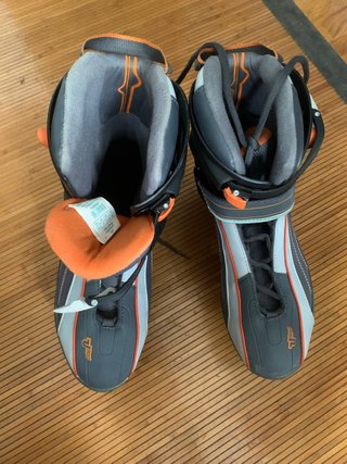 Patines en línea Decathlon y mochila Oxelo