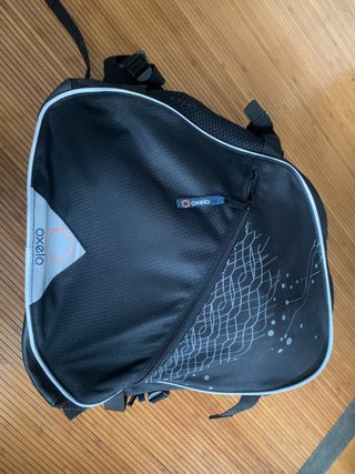 Patines en línea Decathlon y mochila Oxelo