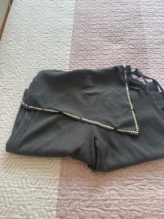 Pantalón gris elegante
