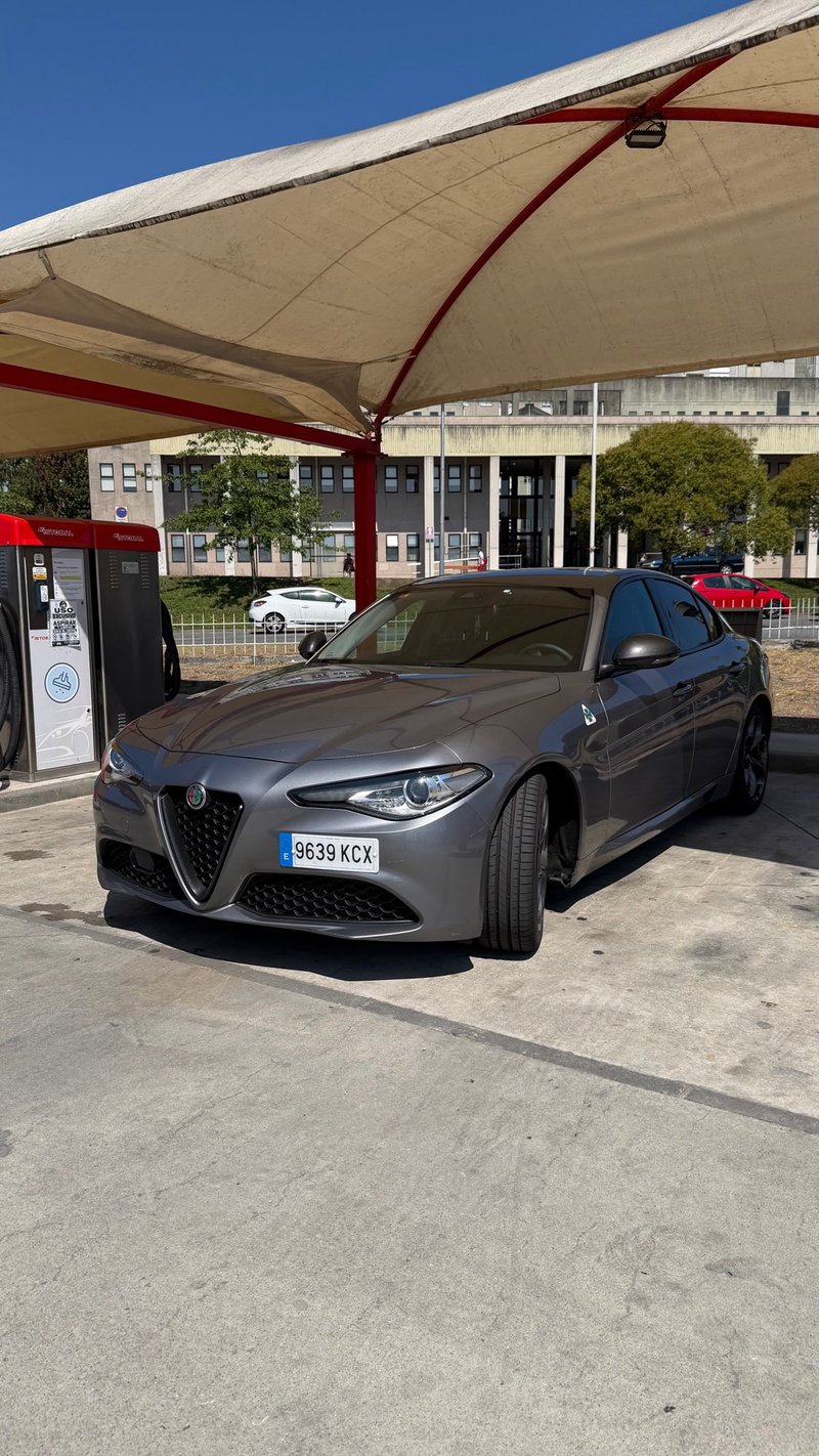Alfa Romeo Giulia 2017 - foto 1