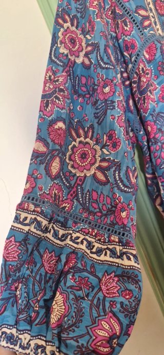 Tunica stile folk blu e rosa