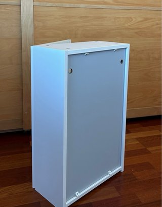 Armario de pared Ikea blanco con cristal