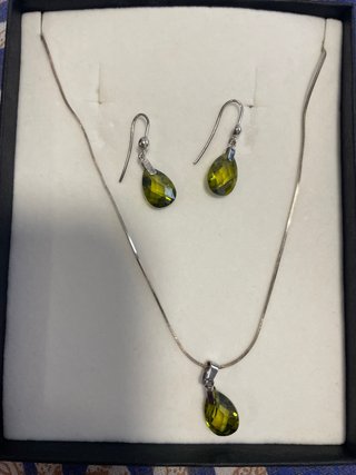 Conjunto de Plata con Piedras Verdes