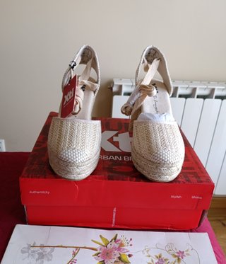 Cuñas XTI Beige Talla 39 de 69.95€