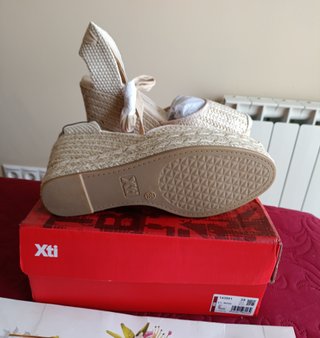Cuñas XTI Beige Talla 39 de 69.95€