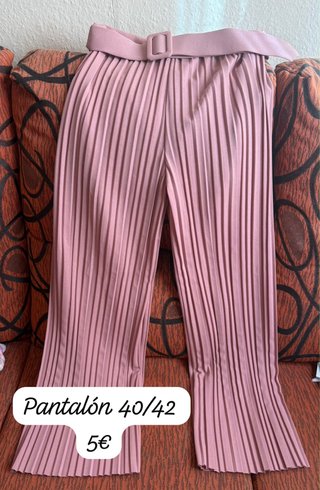 Pantalón plisado rosa con cinturón Talla L