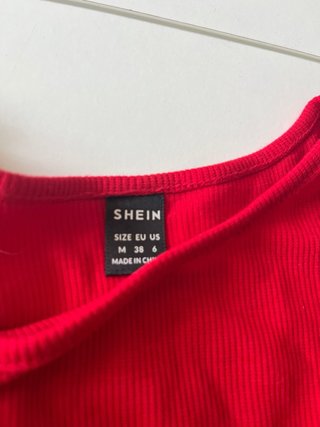 Camiseta roja SHEIN manga corta
