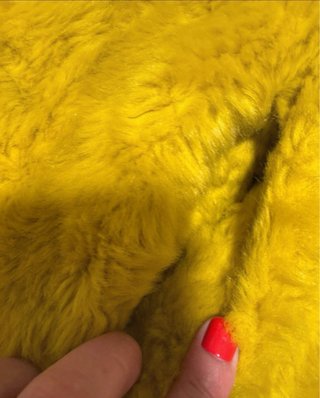 Abrigo pelo amarillo Mango Talla S