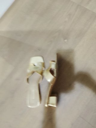 Sandalias doradas Corina talla 40