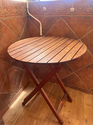 Mesa redonda de madera plegable