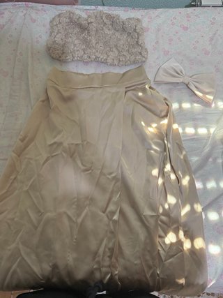 Conjunto falda y top beige