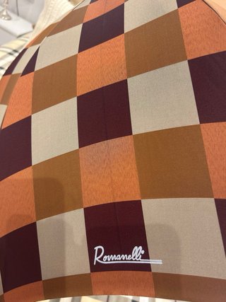 Paraguas de calidad con diseño a cuadros