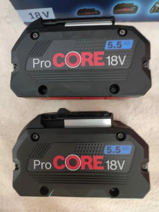NUEVOS Cargador y 2 Baterías Bosch ProCORE 18V 5.5