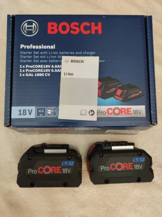 NUEVOS Cargador y 2 Baterías Bosch ProCORE 18V 5.5