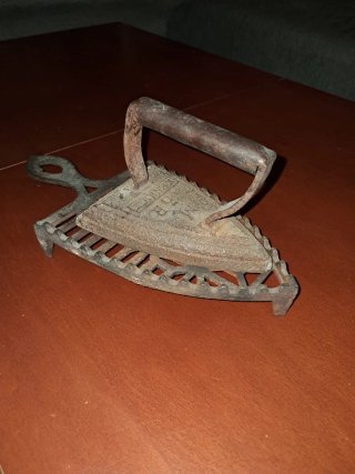 Plancha de hierro antigua