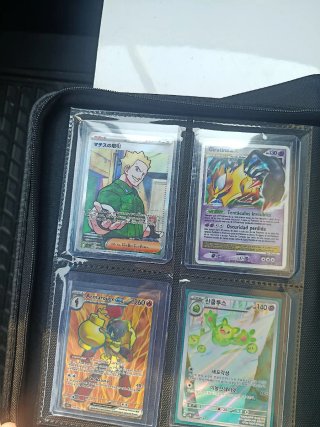 Se venden cartas pokemon de varios sets