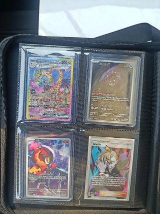 Se venden cartas pokemon de varios sets