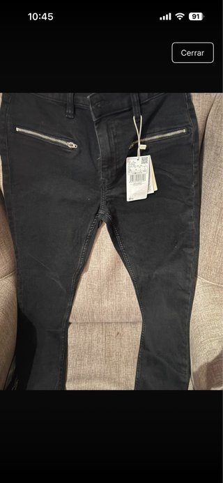 Pantalón pitillo negro nuevo