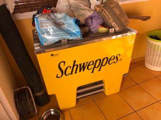 Nevera vintage Schweppes