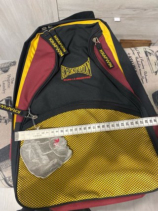 Mochila KRAFWIN Negra y Amarilla