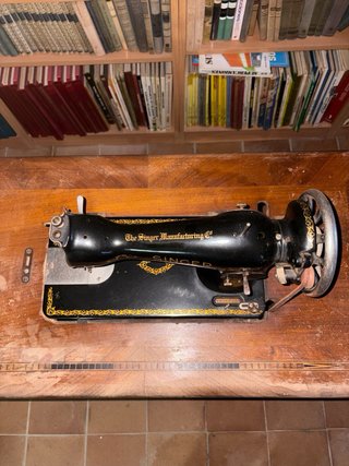 Máquina de coser Singer antigua con pedal-FUNCIONA