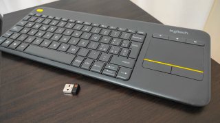 Tastiera Logitech K400 Plus Wireless con Touchpad