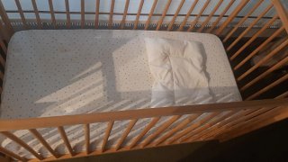 Cuna Ikea Madera + 2 Colchones y Almohada