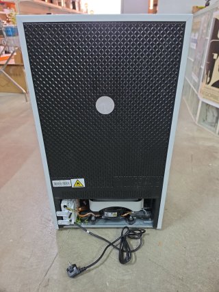 Frigorífico Comfee 80L con congelador