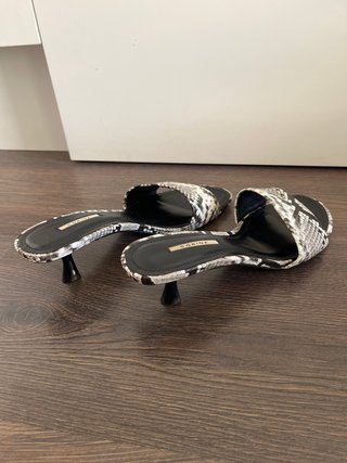 Zapatos de tacón CORINA estampado serpiente